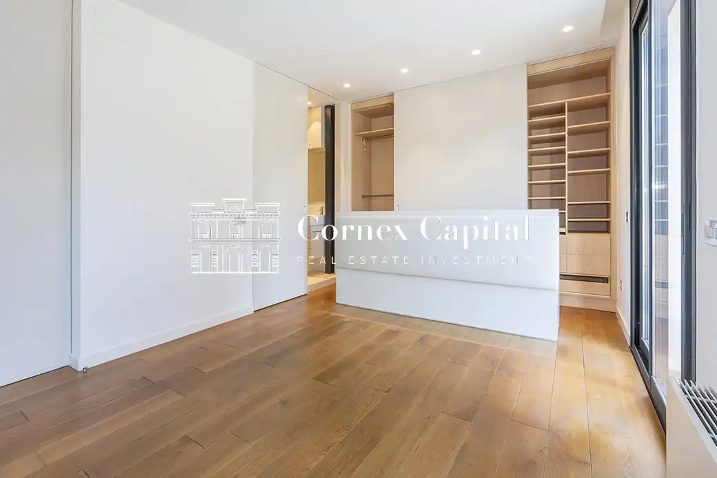 Habitación de Casa adosada en venta en Barcelona con Aire acondicionado, Calefacción y Jardín privado