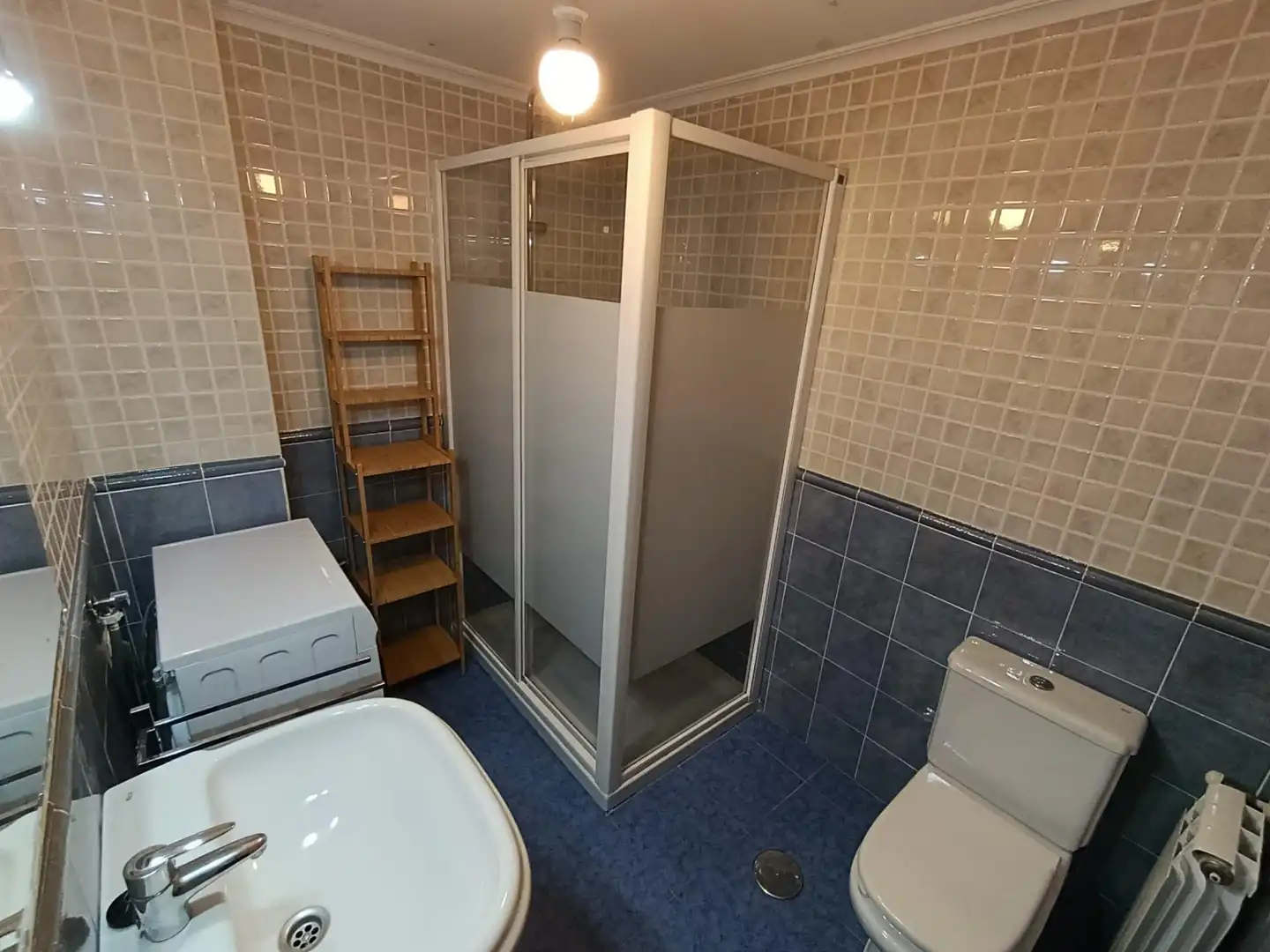 Bathroom of Apartments for sale in Avilés  with Heating, Parquet flooring and Storage room