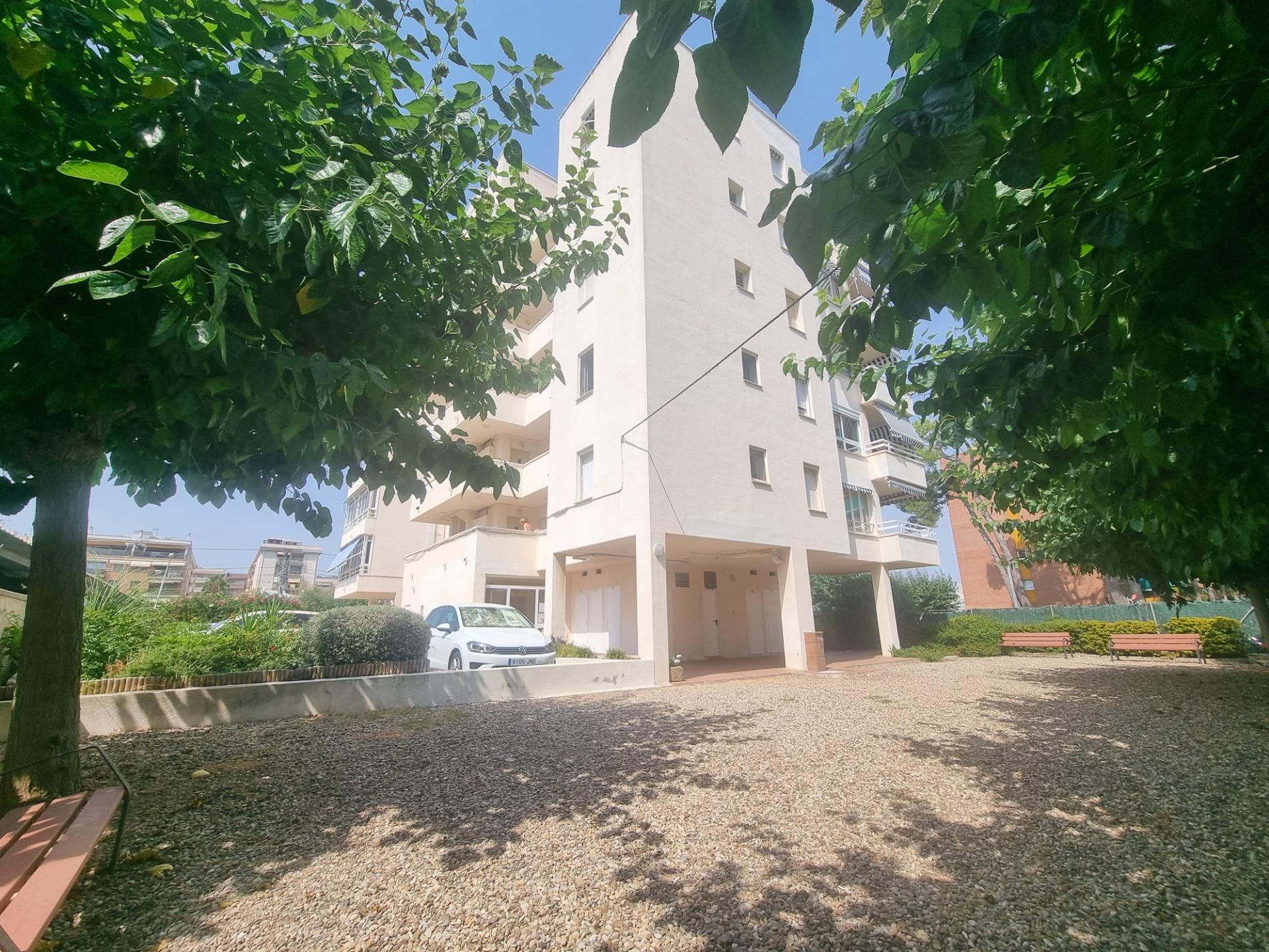 Vista exterior de Pis en venda en Torredembarra amb Terrassa i Traster