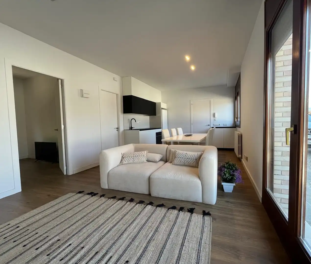 Sala de estar de Casa o chalet en venta en Olot con Aire acondicionado, Calefacción y Jardín privado