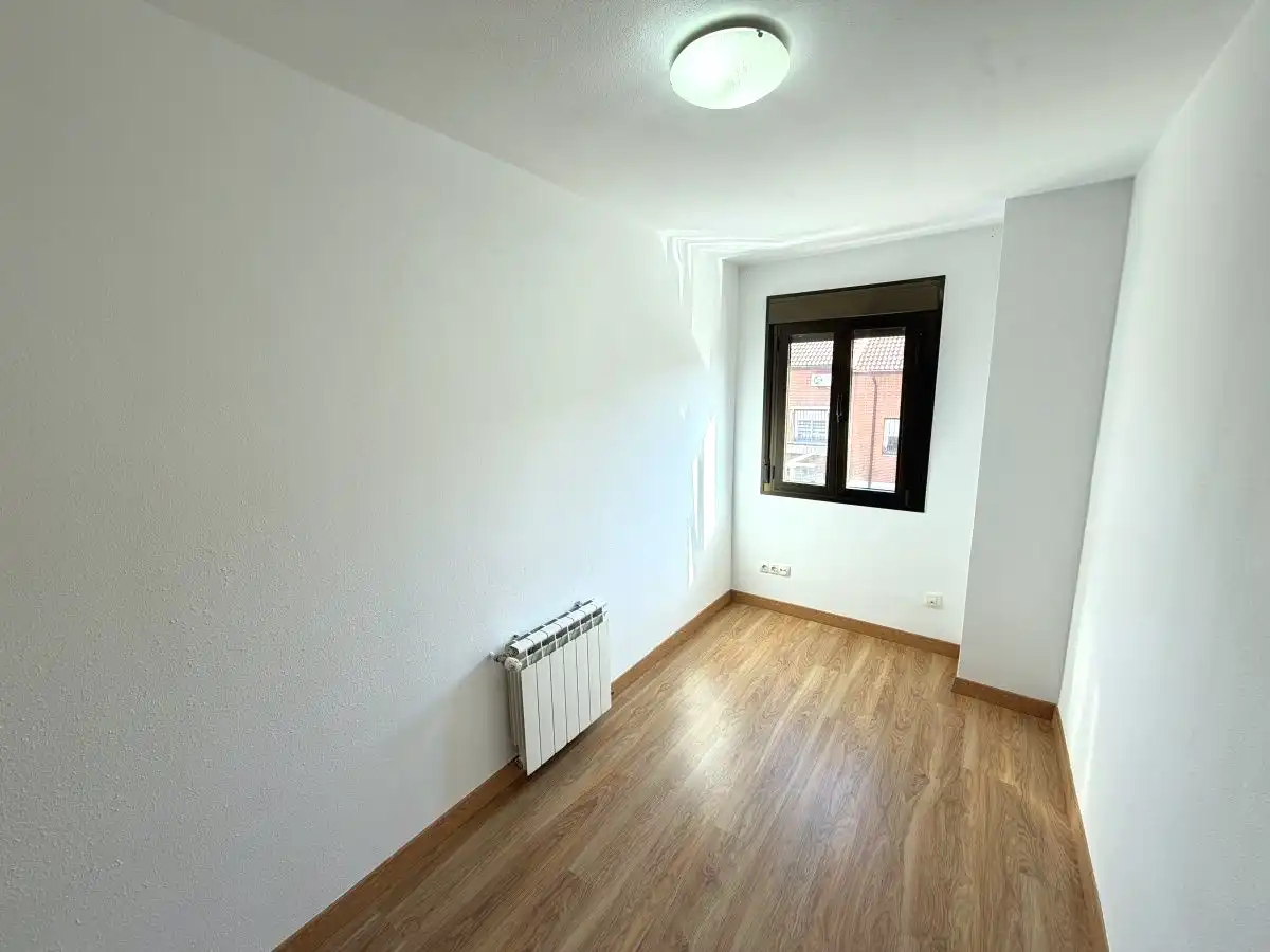 Habitación de Piso en venta en Alovera con Calefacción y Balcón