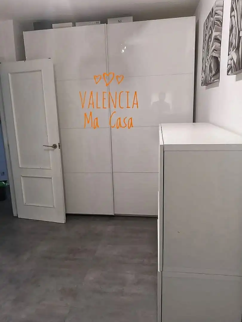 Flat for rent in Valencia  with Air Conditioner, Heating and Furnished