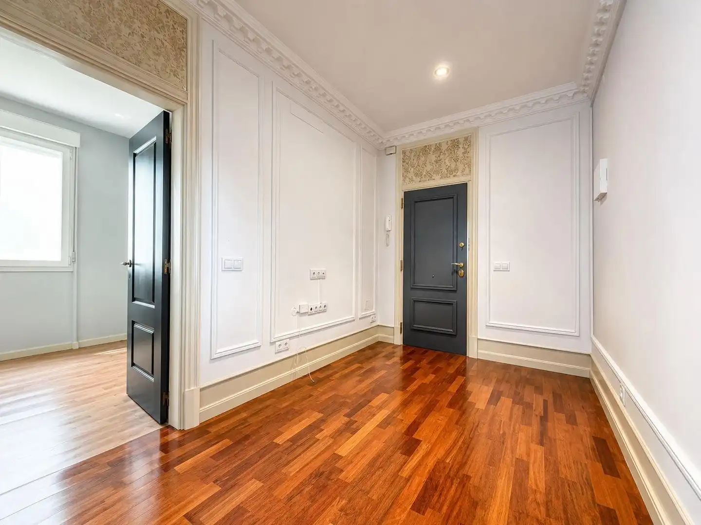 Flat for rent in Madrid  with Air Conditioner and Heating