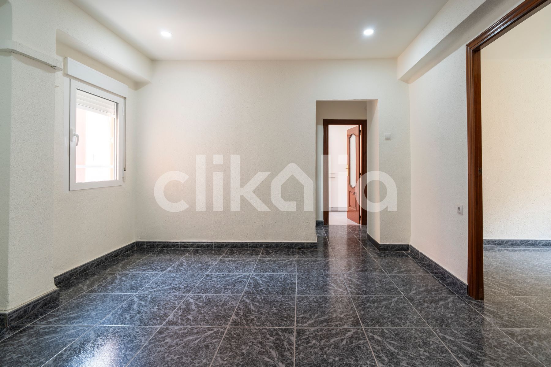 Flat to rent in Xirivella  with Air Conditioner