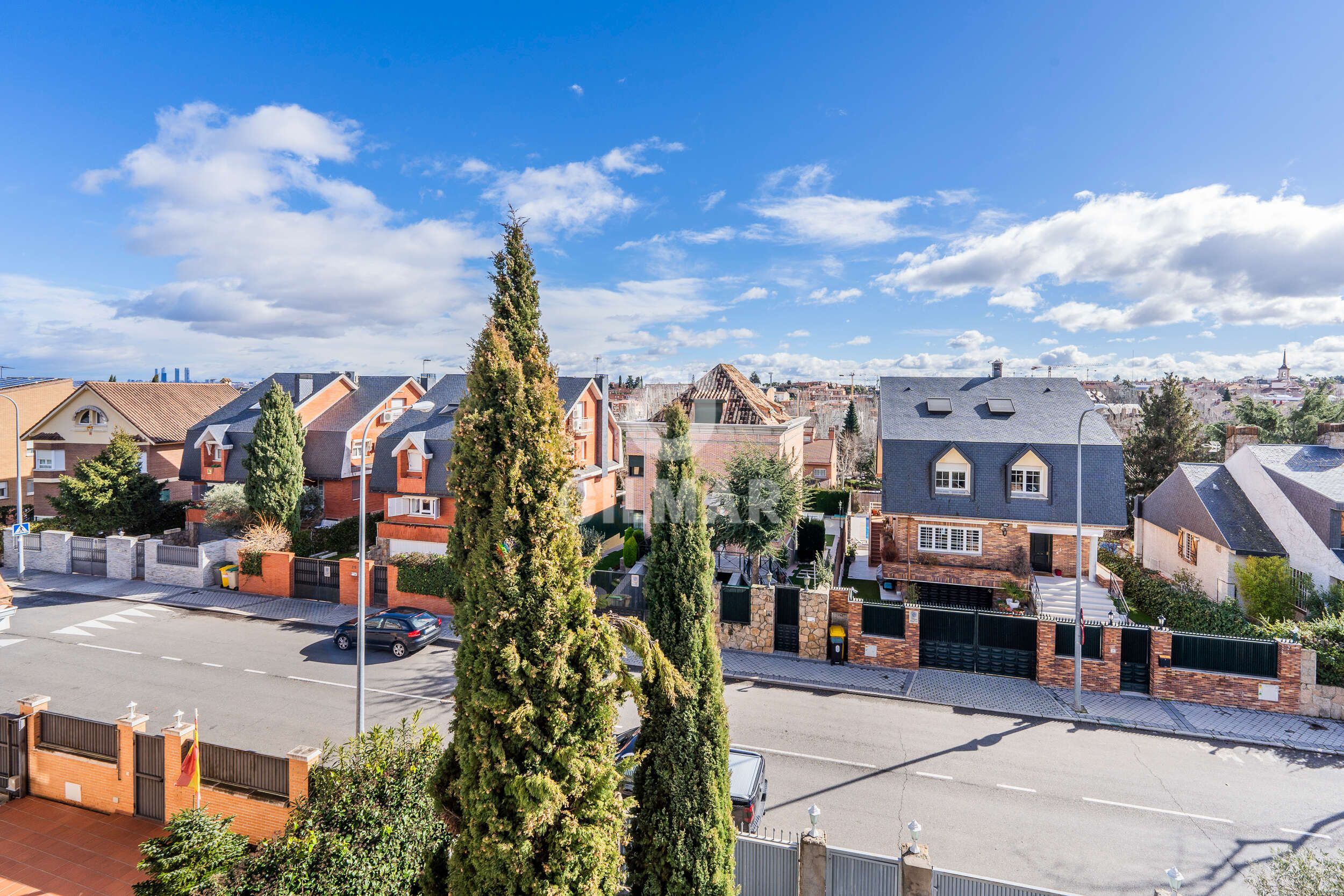 Vista exterior de Casa o xalet en venda en Pozuelo de Alarcón amb Calefacció, Jardí privat i Piscina
