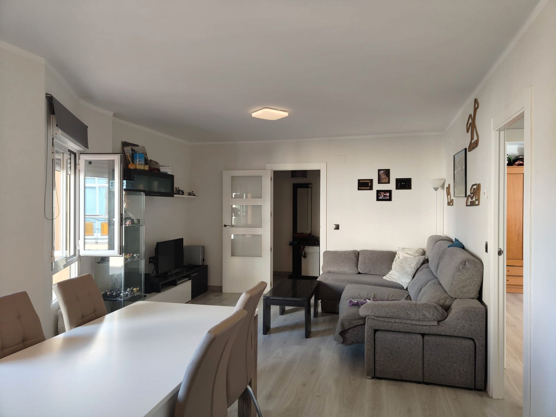Sala d'estar de Apartament en venda en  Albacete Capital amb Aire condicionat, Calefacció i Moblat