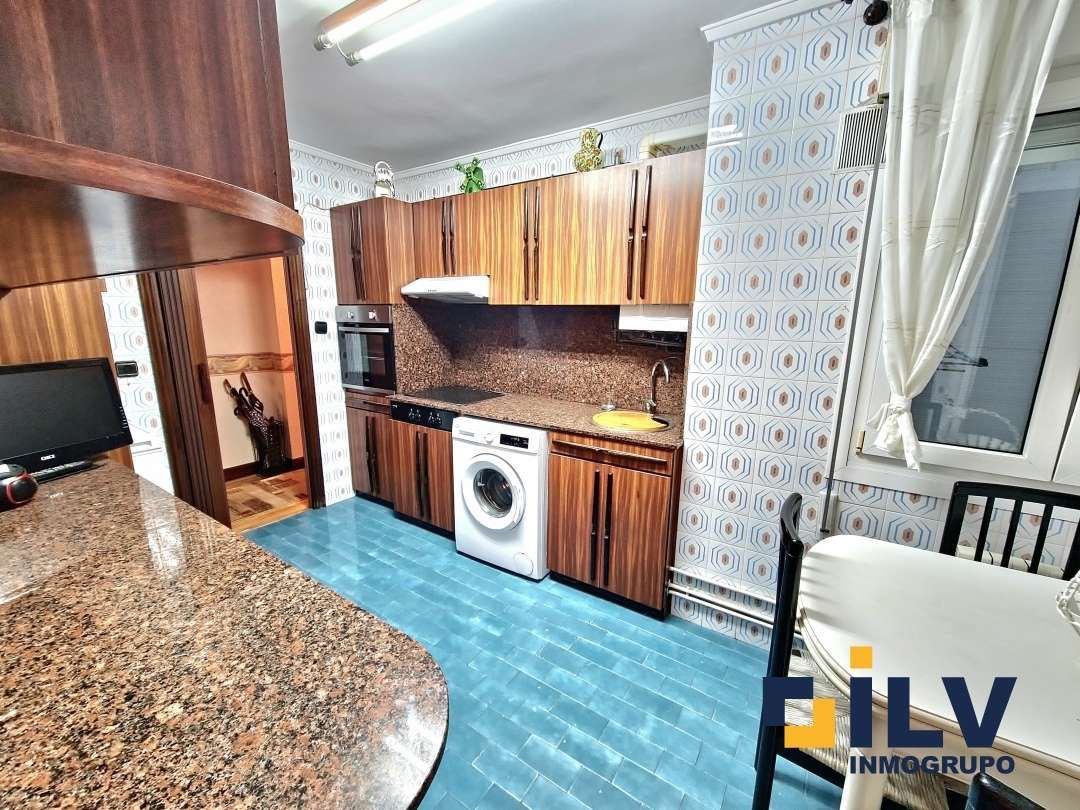 Kitchen of Flat for sale in Santurtzi   with Heating, Furnished and Balcony