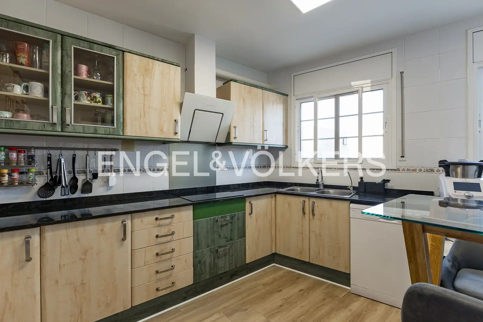 Cocina de Casa o chalet en venta en Vilanova i la Geltrú con Aire acondicionado, Calefacción y Terraza