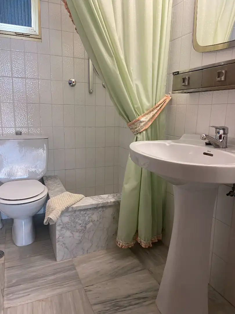 Bathroom of Flat for rent in Benidorm  with Heating, Parquet flooring and Terrace