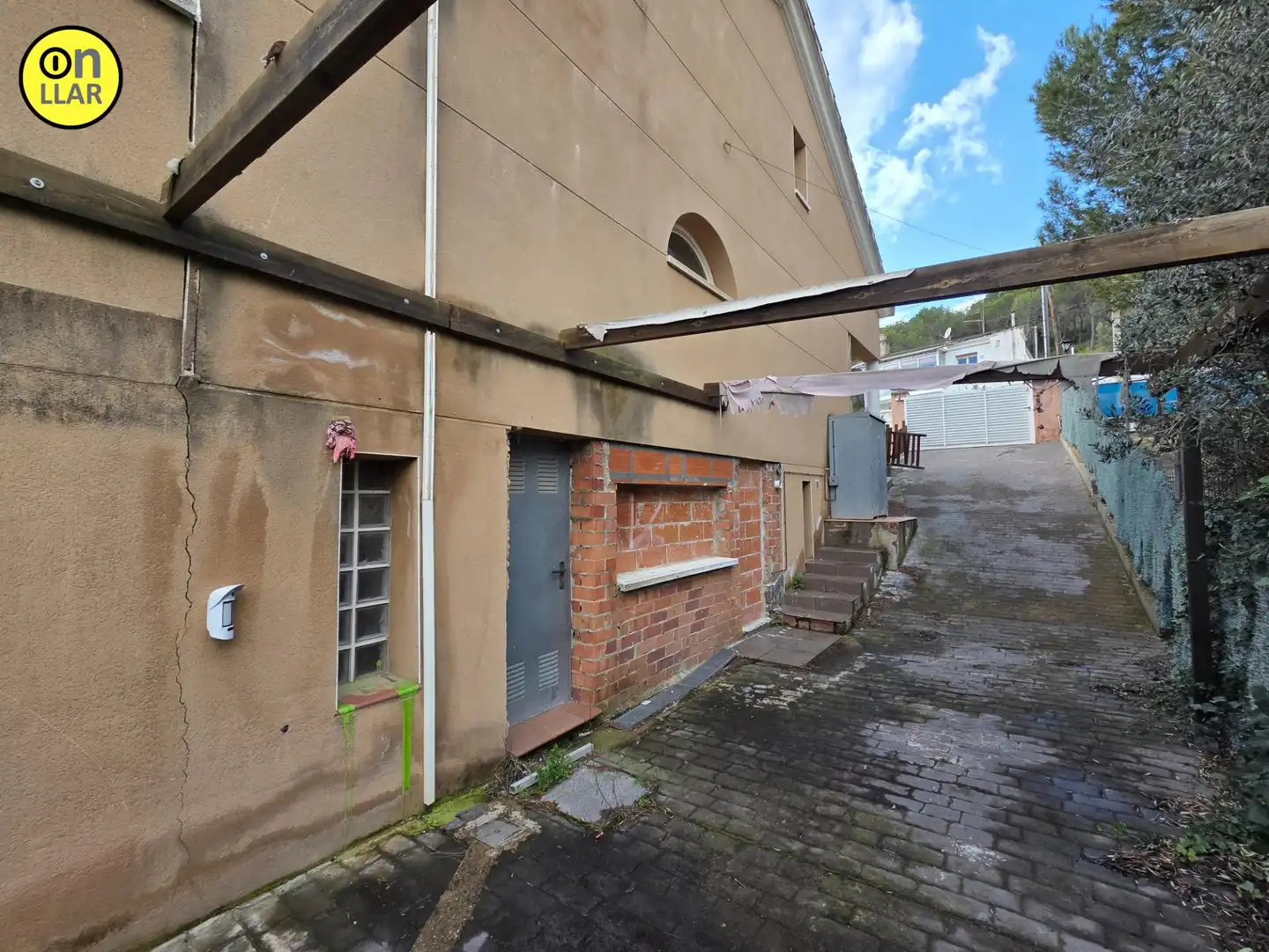 Vista exterior de Casa o xalet en venda en Canyelles amb Piscina comunitària