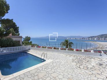 Villa con piscina in vendita a El Faro