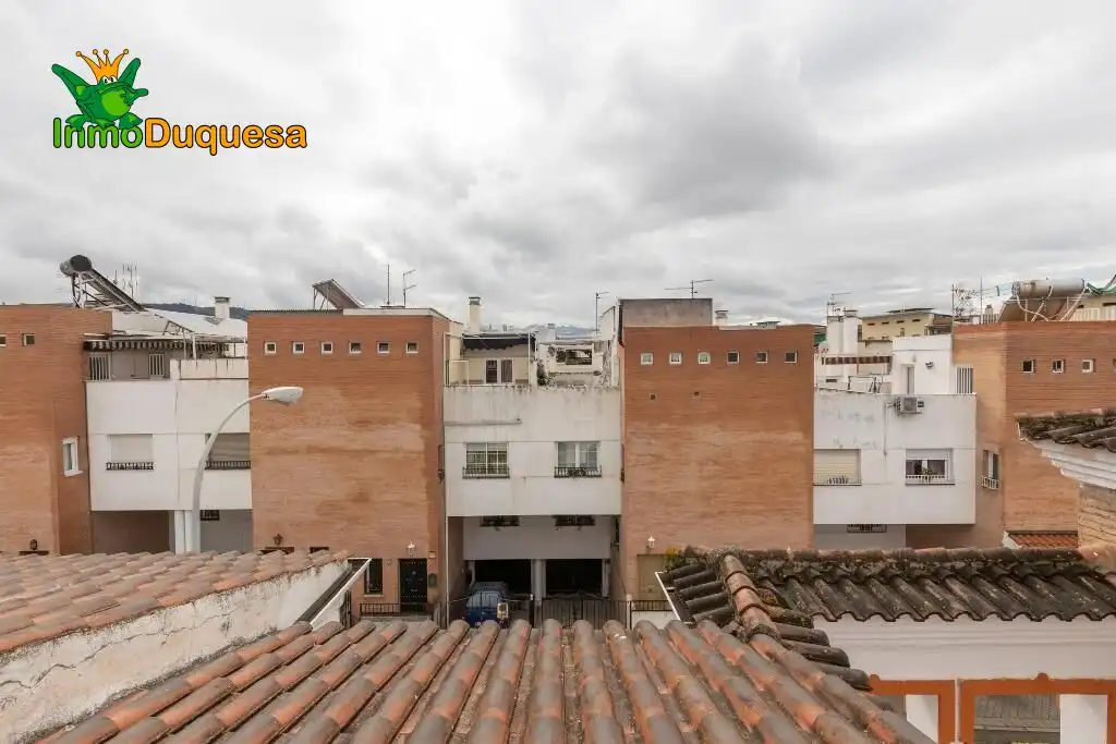 Vista exterior de Casa adosada en venta en Granada con Aire acondicionado, Calefacción y Jardín privado