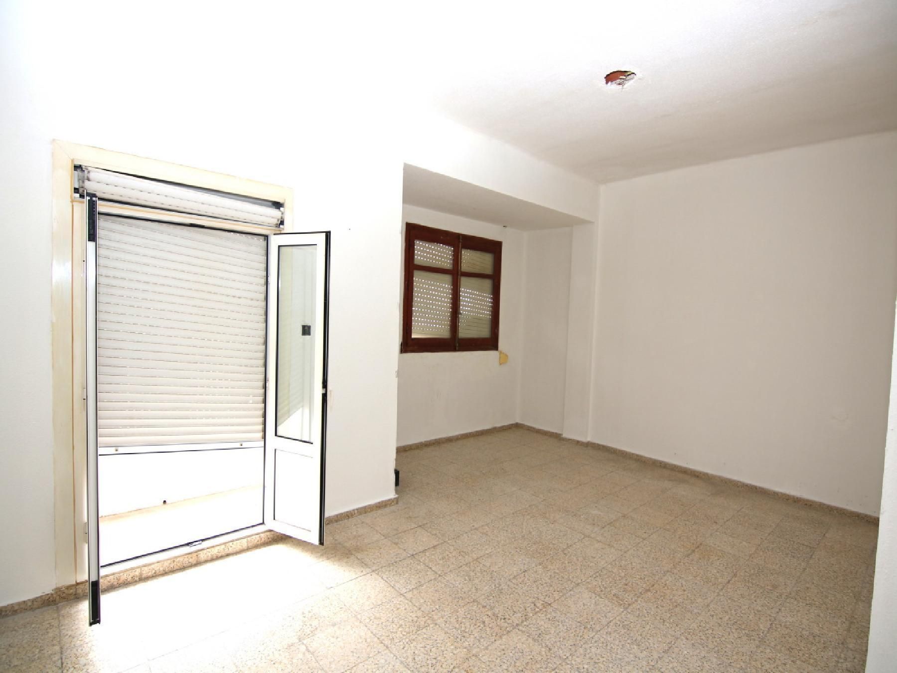 Flat for sale in Sax