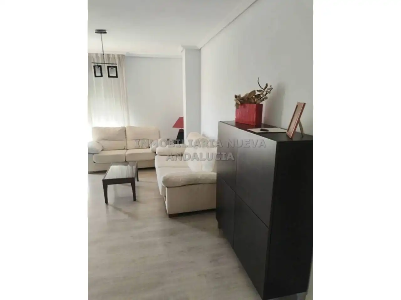 Sala d'estar de Pis de lloguer en Almería amb Aire condicionat, Terrassa i Moblat