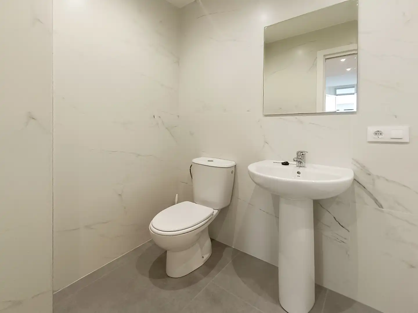 Bathroom of Office for rent in A Coruña Capital 