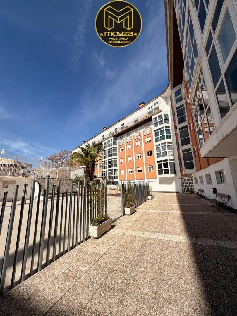Vista exterior de Pis de lloguer en Jaén amb Aire condicionat i Traster