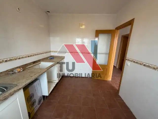 Cuina de Casa o xalet en venda en Otero amb Calefacció, Jardí privat i Balcó