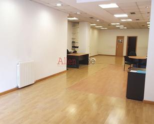 Premises to rent in Oviedo   with Air Conditioner
