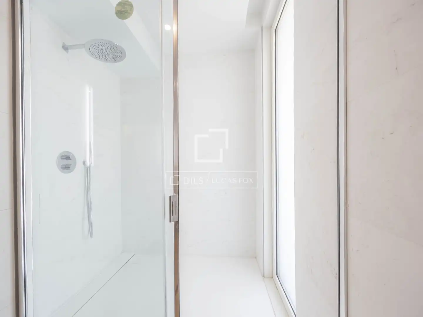 Badezimmer von Dachboden zum Verkauf in Valencia mit Klimaanlage, Heizung und Terrasse