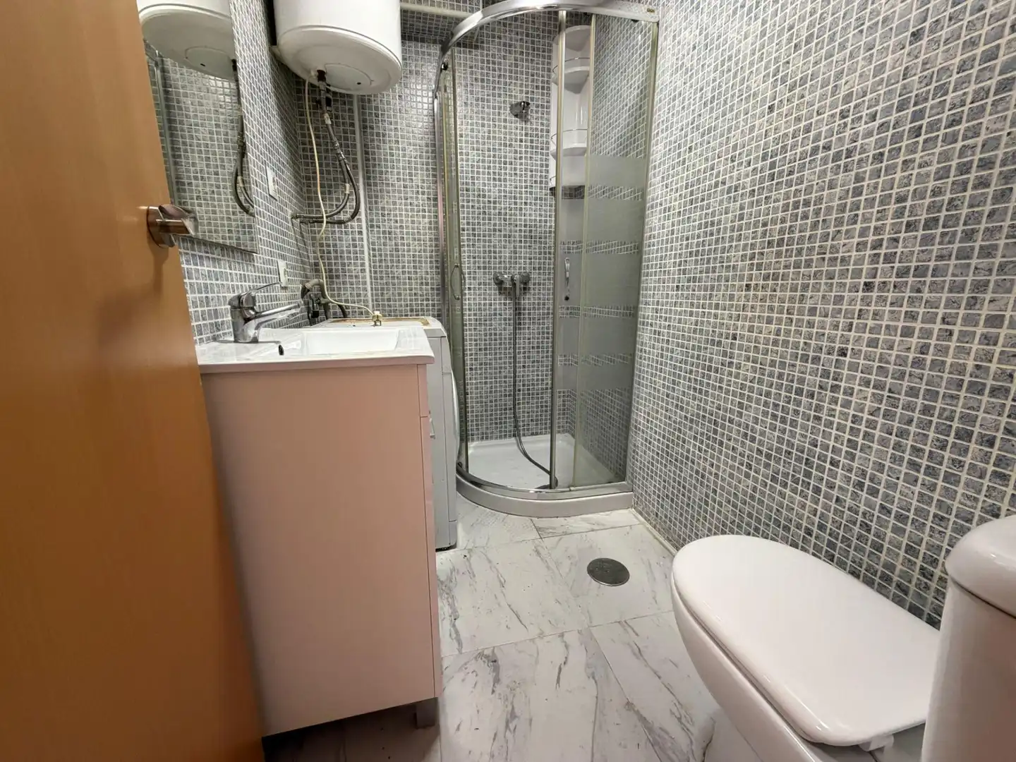 Baño de Apartamento en venta en Benidorm con Aire acondicionado, Jardín privado y Terraza