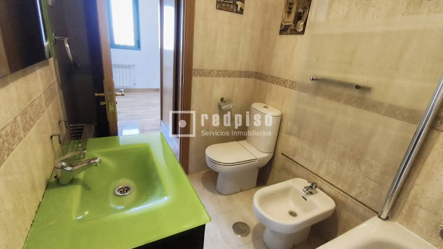 Bathroom of Flat for sale in Madrid  with Air Conditioner, Heating and Private garden