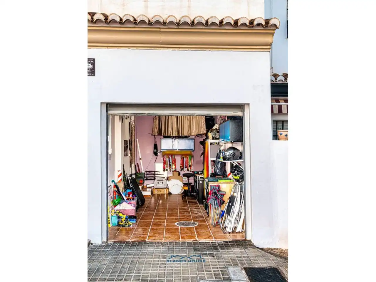 Vista exterior de Casa adosada en venda en Huércal de Almería amb Aire condicionat, Jardí privat i Moblat