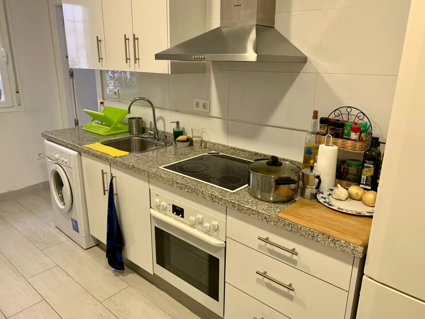 Kitchen of Flat for rent in Granada  with Air Conditioner, Heating and Parquet flooring