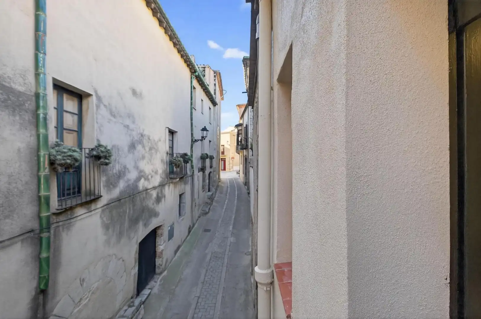 Vista exterior de Casa adosada en venda en Peralada