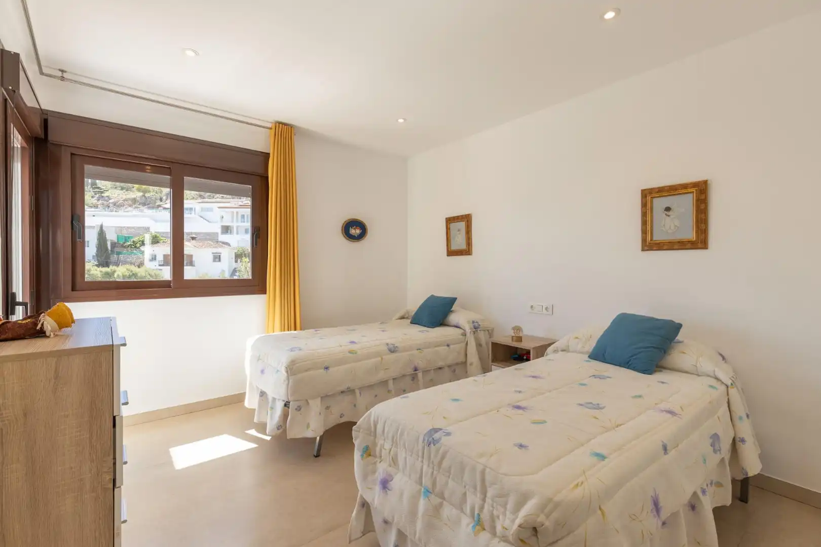 Dormitori de Casa o xalet en venda en Salobreña amb Aire condicionat, Jardí privat i Piscina