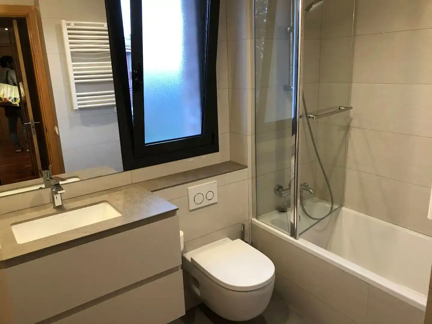 Bany de Pis en venda en Sant Cugat del Vallès amb Aire condicionat i Piscina