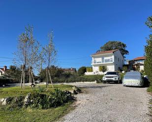 Vista exterior de Casa o xalet en venda en Valdáliga amb Calefacció, Jardí privat i Terrassa