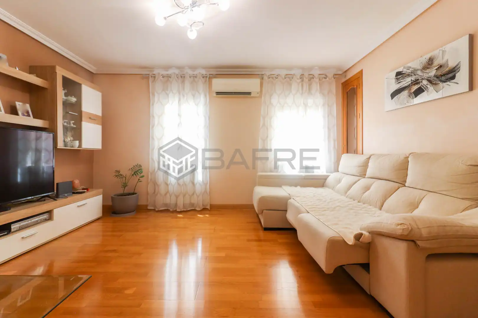Living room of Flat for sale in Madrid  with Air Conditioner, Heating and Parquet flooring