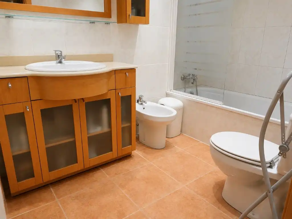 Bathroom of Flat for sale in Rubí  with Air Conditioner and Furnished