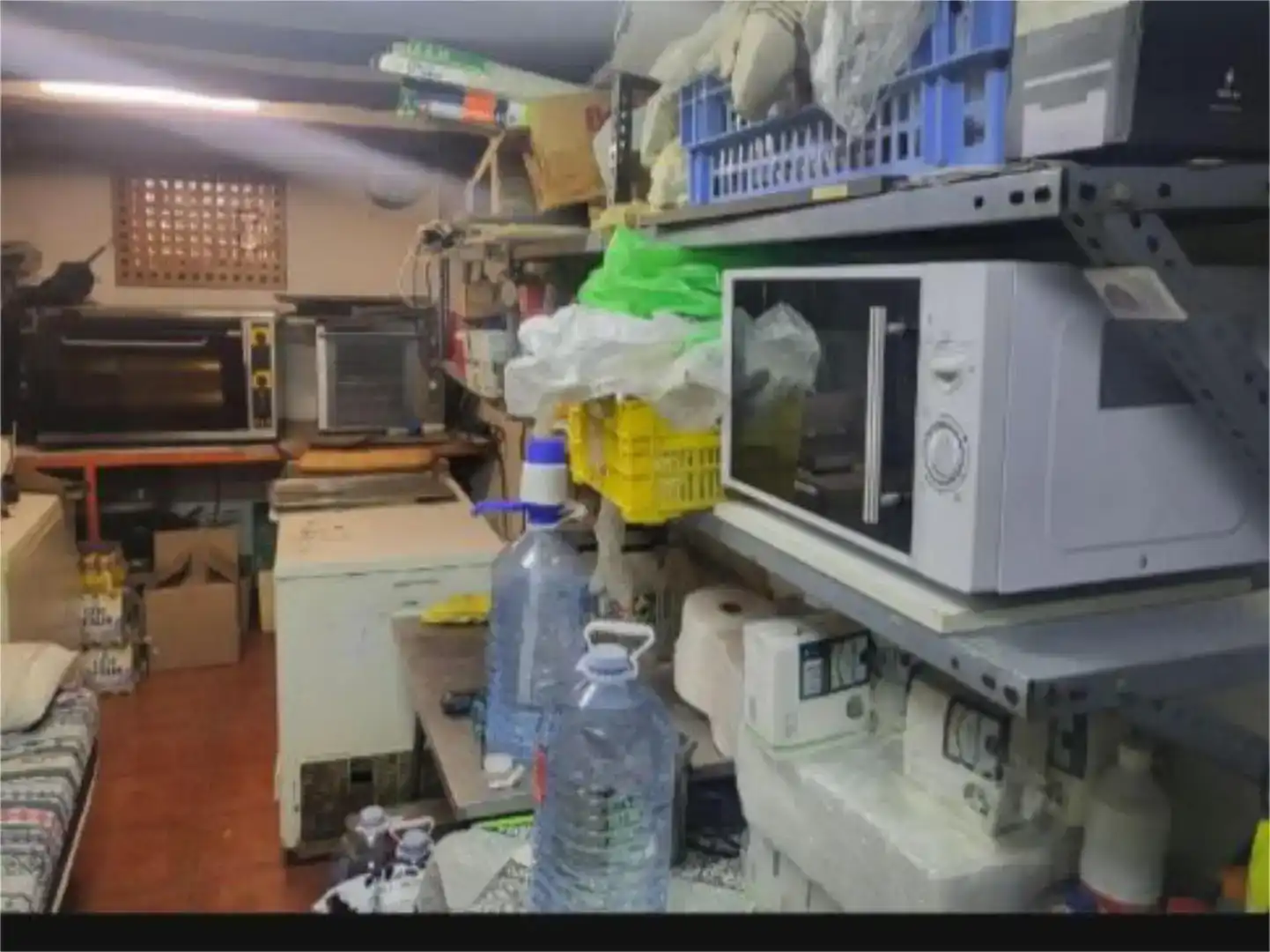 Cuina de Local en venda en Bonastre amb Aire condicionat i Moblat
