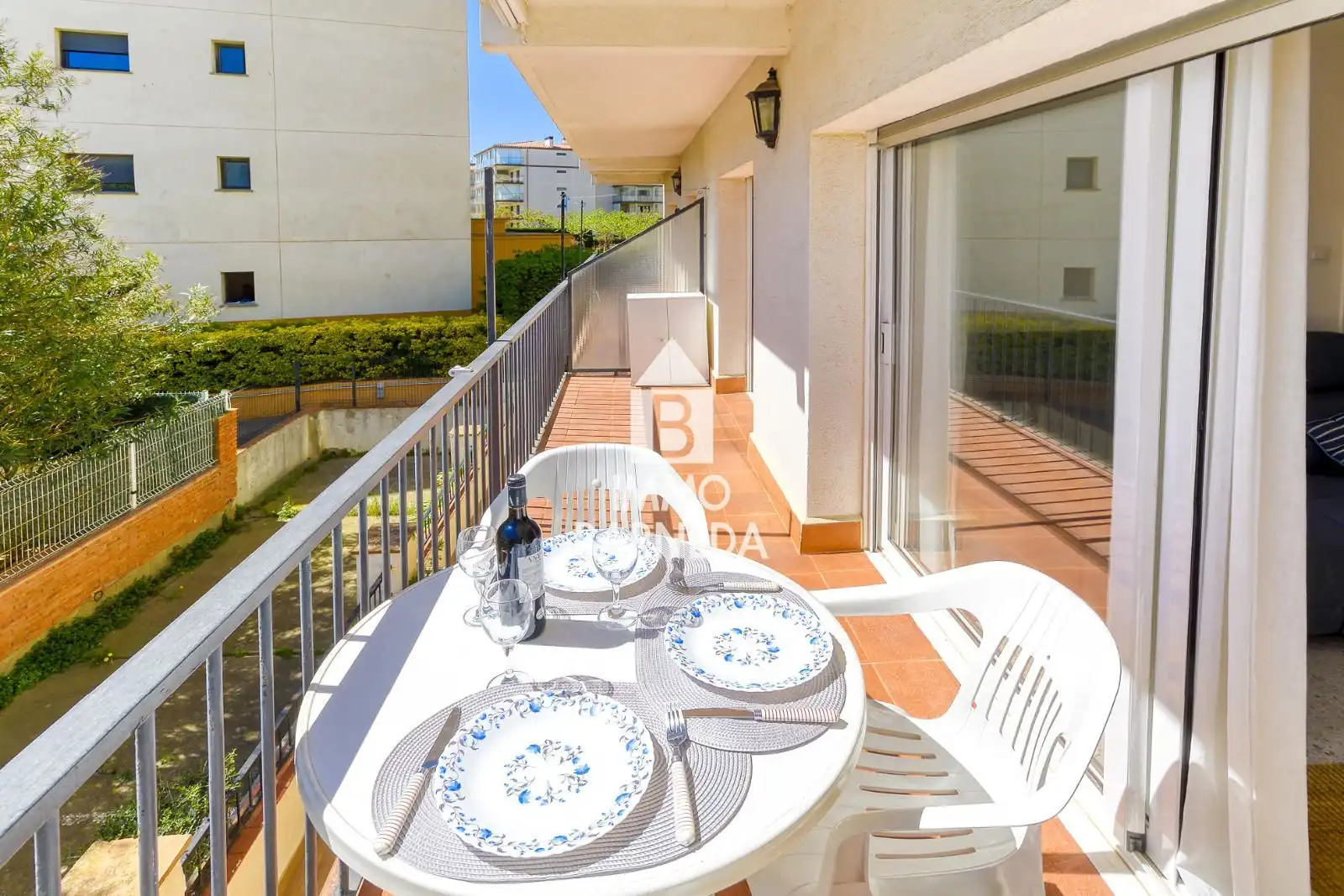 Flat with terrace for sale in Bernat Metge 3