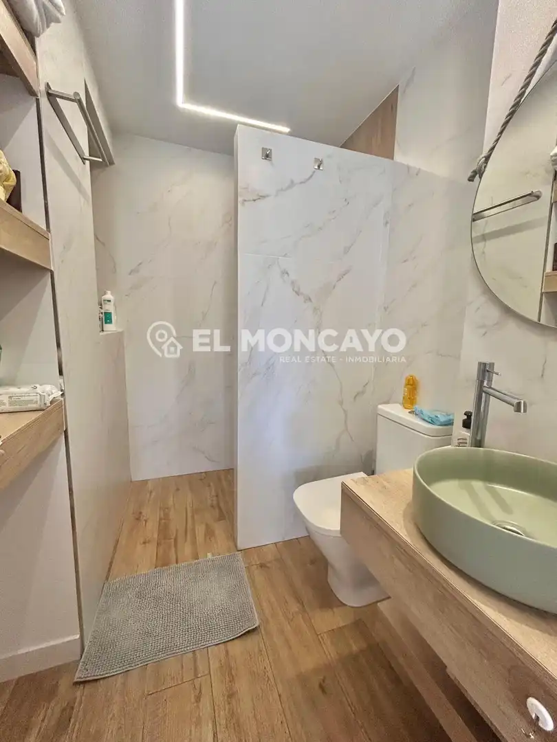 Baño de Apartamento en venta en Santa Pola con Terraza y Amueblado
