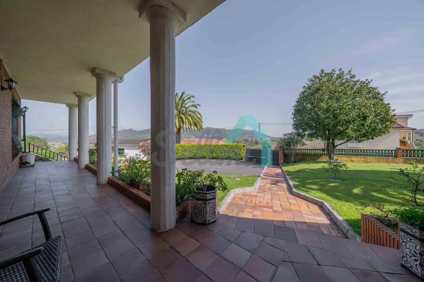 Jardí de Casa o xalet en venda en Oviedo  amb Calefacció, Jardí privat i Parquet