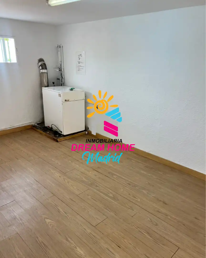 Vista exterior de Casa o chalet en venta en Madrid con Jardín privado