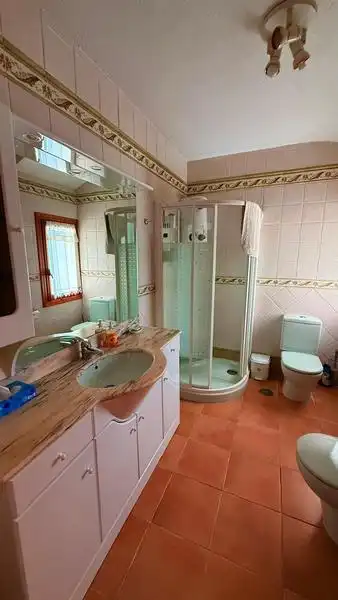 Bathroom of Houses for sale in Benidorm  with Swimming Pool, Furnished and Oven