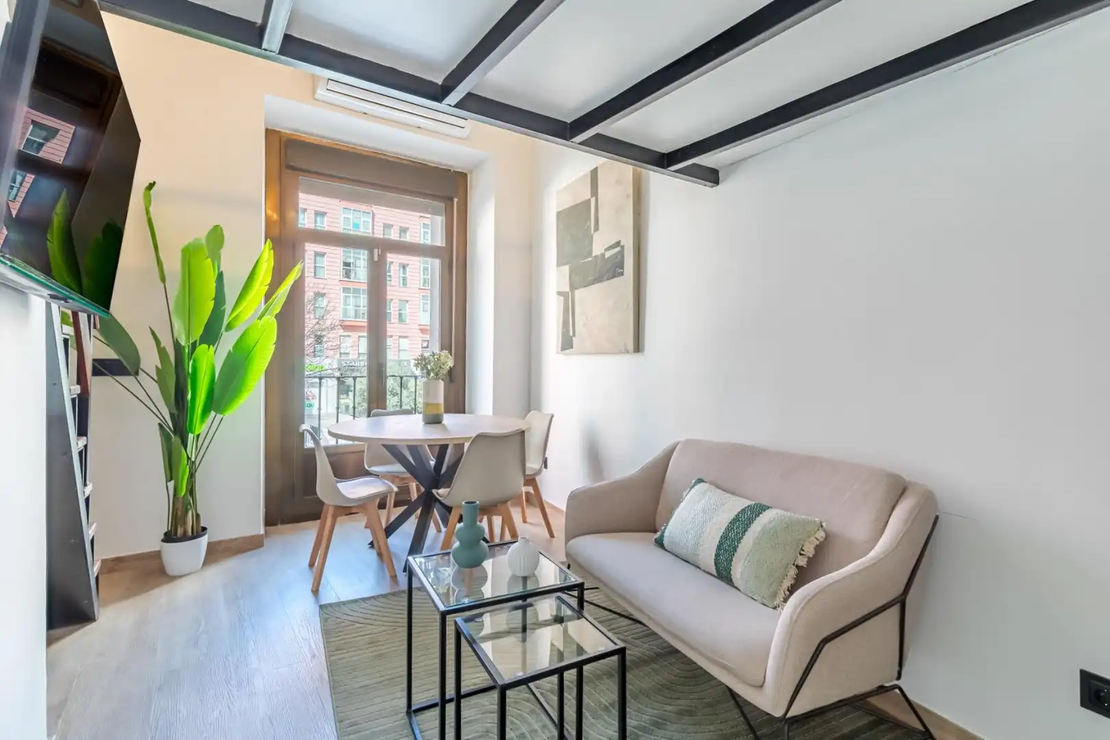 Sala de estar de Piso de alquiler en Madrid con Aire acondicionado, Calefacción y Amueblado