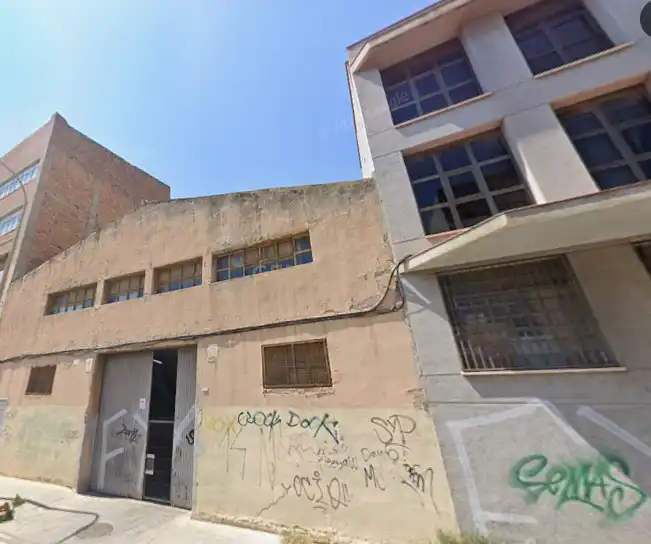 Außenansicht von Fabrikhallen zum Verkauf in L'Hospitalet de Llobregat