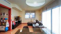 Sala d'estar de Casa adosada en venda en Granollers amb Aire condicionat i Terrassa