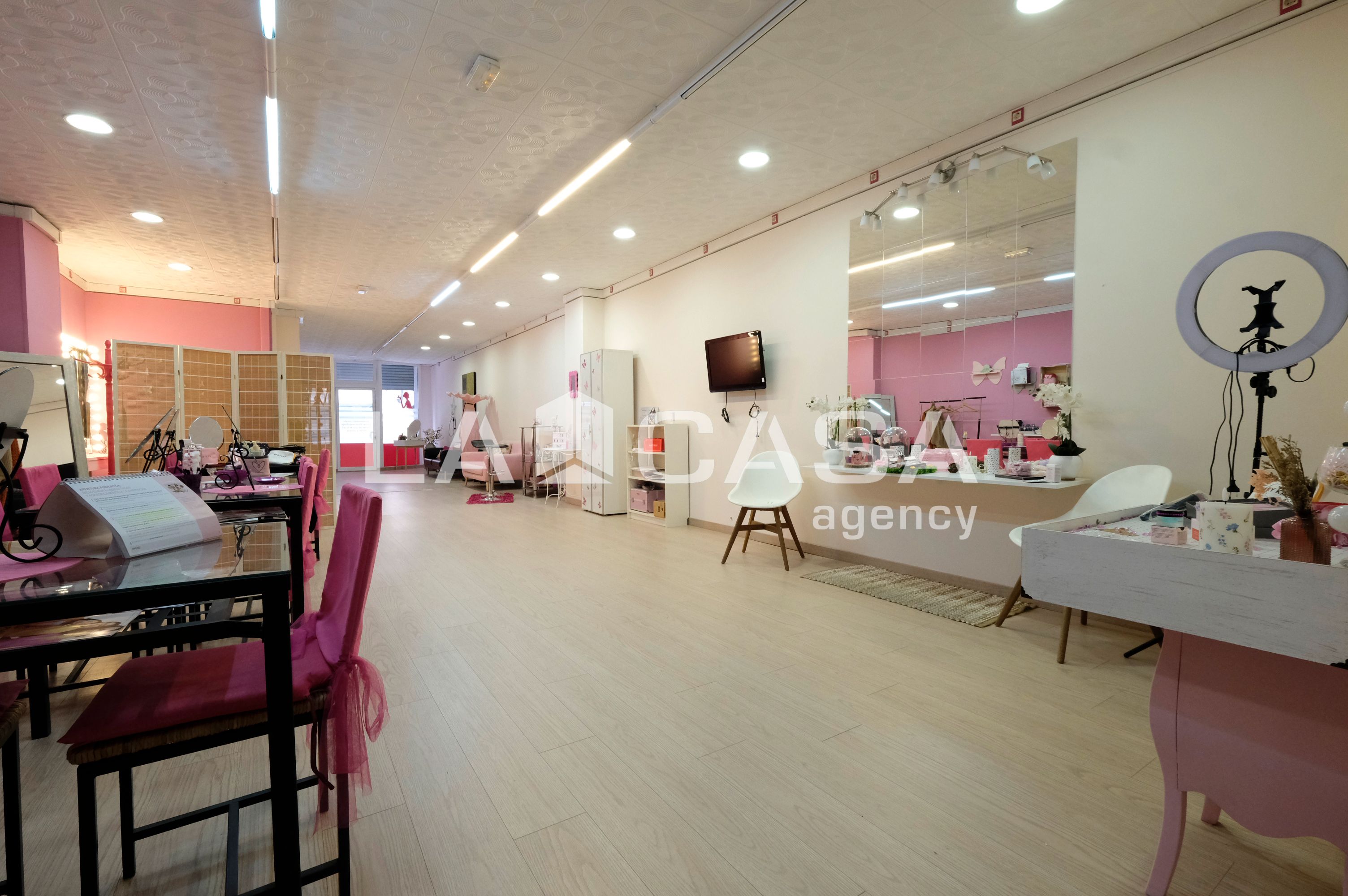 Premises for sale in  Barcelona Capital