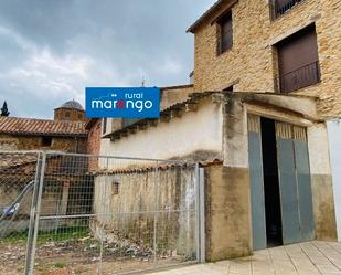 Vista exterior de Casa adosada en venda en Cinctorres amb Traster