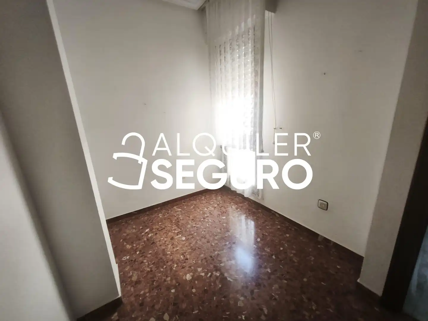 Schlafzimmer von Wohnung zur Miete in Zaragoza mit Heizung, Terrasse und Abstellraum