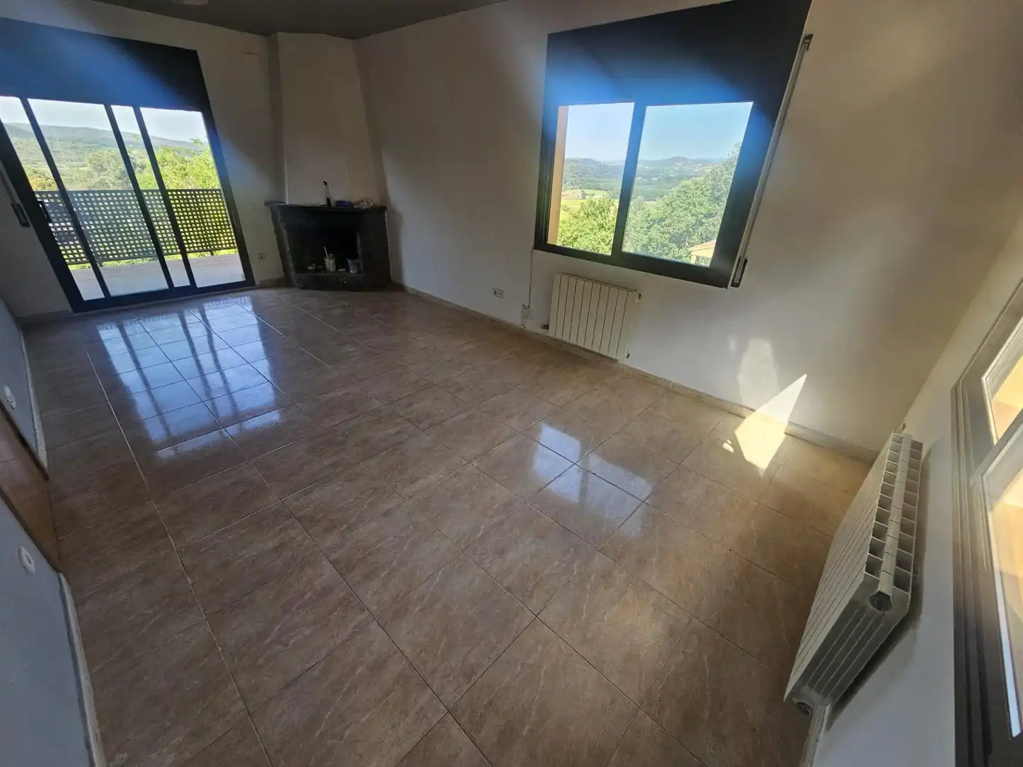 Sala d'estar de Casa o xalet en venda en Fogars de la Selva amb Calefacció, Jardí privat i Terrassa