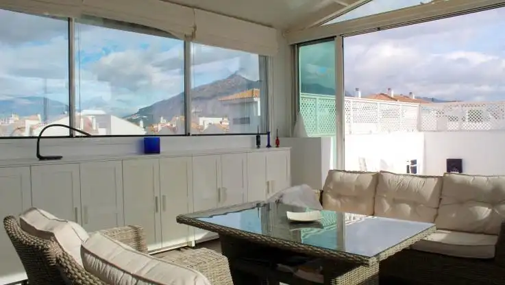 Penthouse with pool for sale in Nueva Andalucía