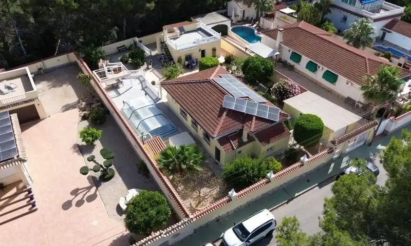 Vista exterior de Casa o xalet en venda en Pilar de la Horadada amb Jardí privat, Terrassa i Traster