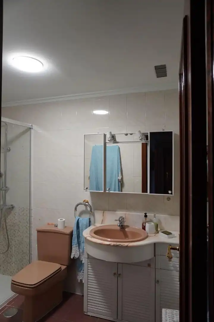 Bathroom of Flat for sale in Valladolid  with Heating, Parquet flooring and Storage room