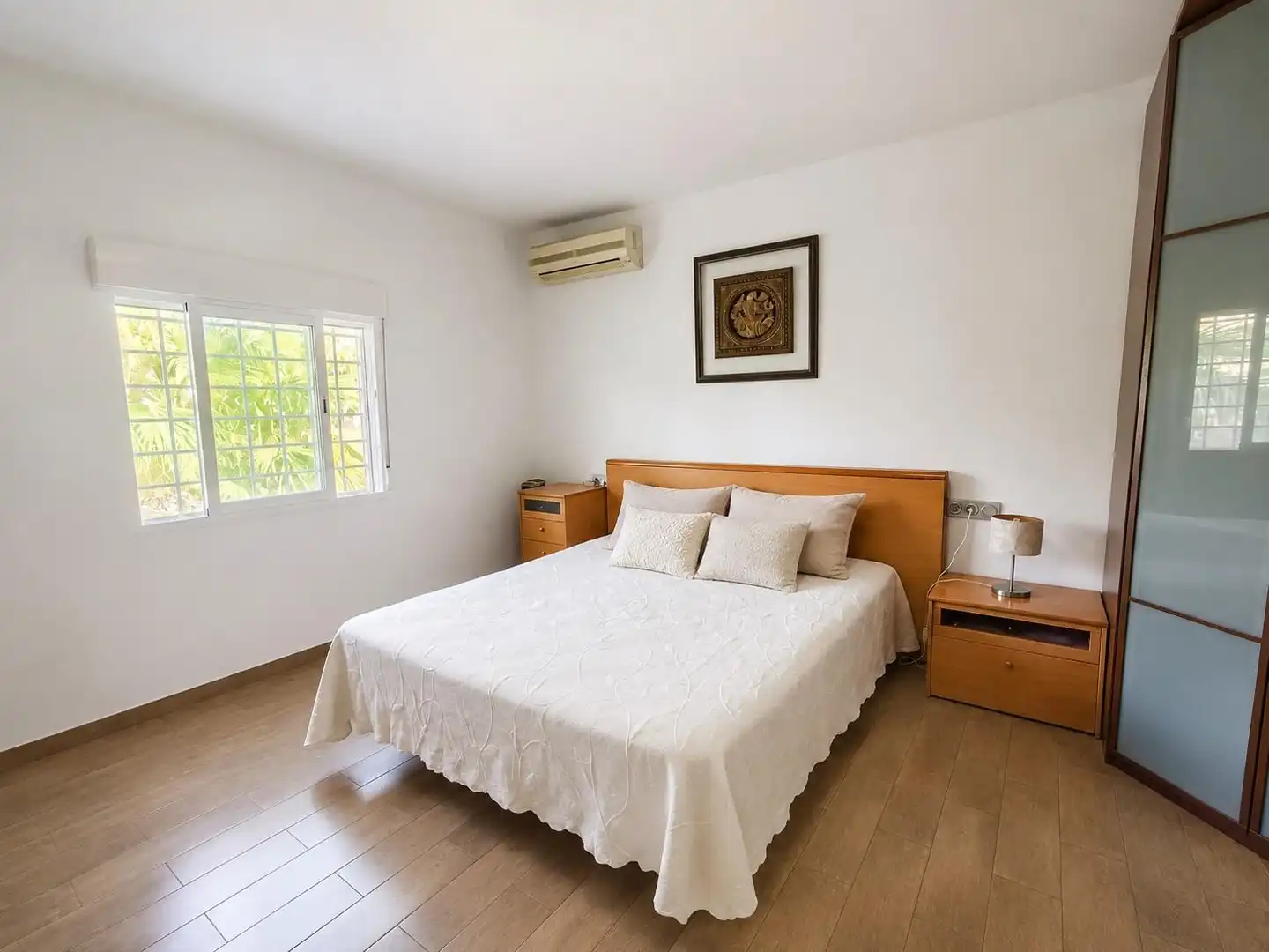 Habitación de Casa o chalet en venta en El Campello con Aire acondicionado, Calefacción y Jardín privado